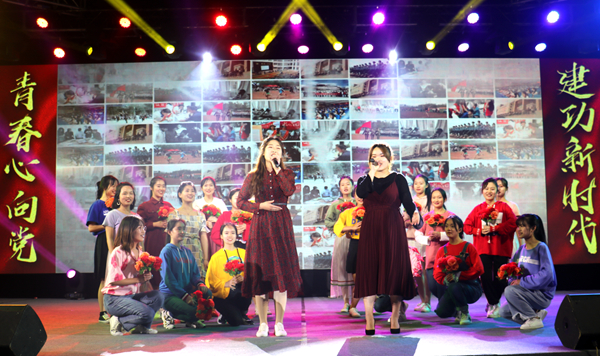 朗诵《让青春在奉献中闪光》 朗诵《让青春在奉献中闪光》