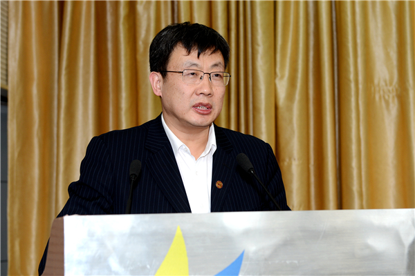 副校长刘军作报告