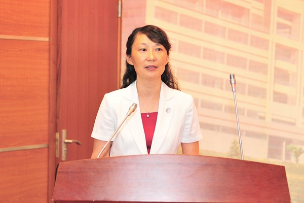 校长管英俊教授致欢迎词 校长管英俊教授致欢迎词