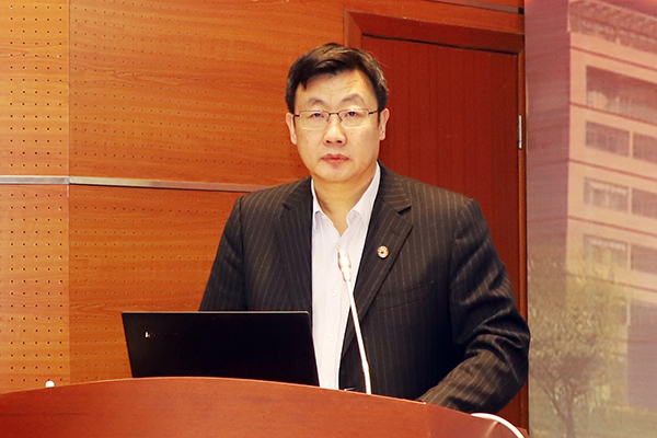 副校长刘军主持会议 副校长刘军主持会议