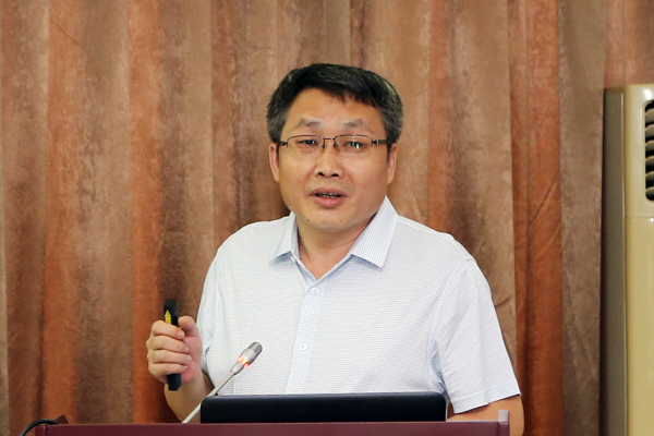 董俊兴作专题报告