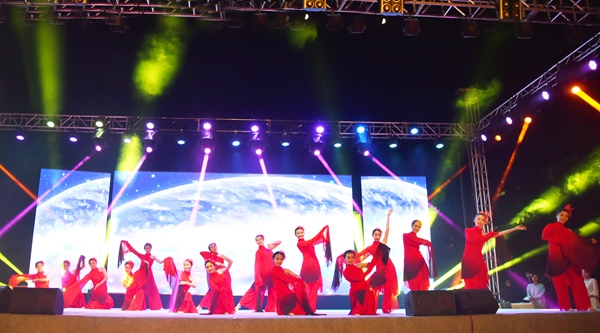 舞蹈《袖舞金秋》 舞蹈《袖舞金秋》