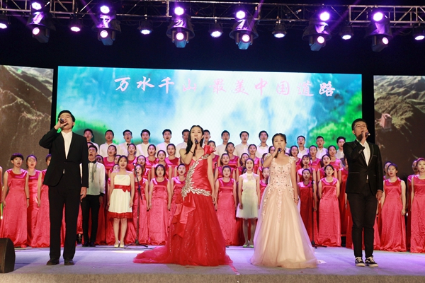 合唱《不忘初心》 合唱《不忘初心》