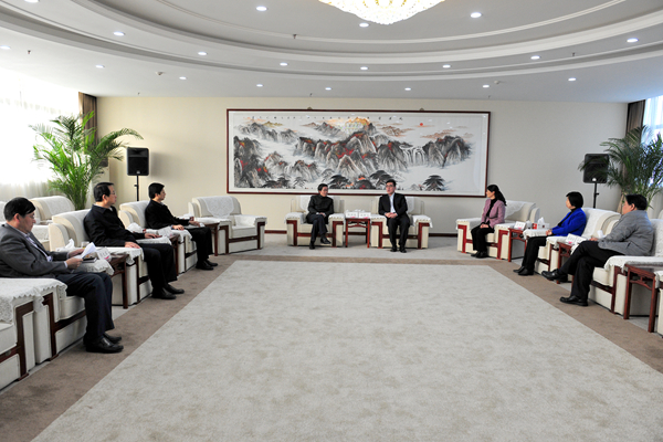 校领导与陈国强院士座谈