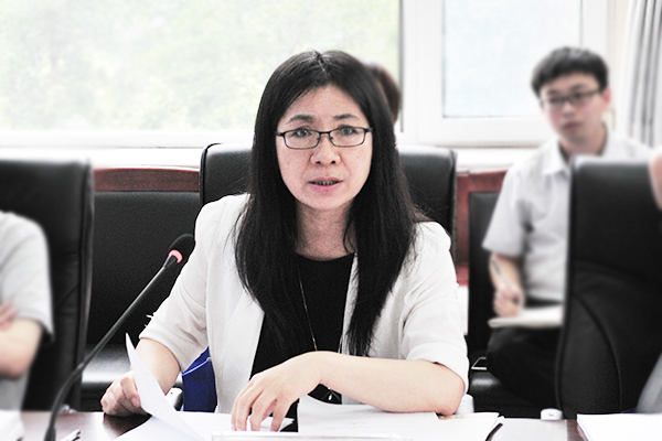 专家组组长吴群红教授主持专家论证会 专家组组长吴群红教授主持专家论证会