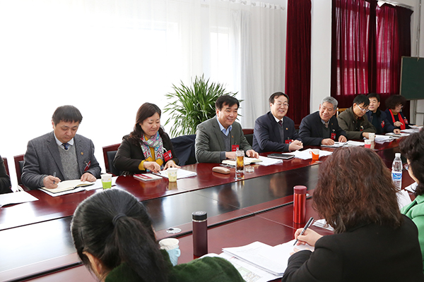 第一代表团讨论