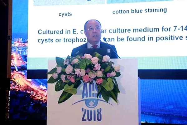 史伟云教授在第六届亚洲角膜学会上做专题报告 史伟云教授在第六届亚洲角膜学会上做专题报告