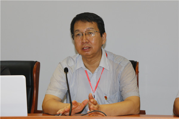 葛国文作动员讲话