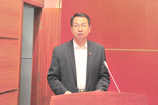 副校长葛国文主持闭幕式 副校长葛国文主持闭幕式