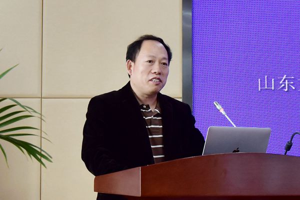 杨其峰教授做专题讲座 杨其峰教授做专题讲座