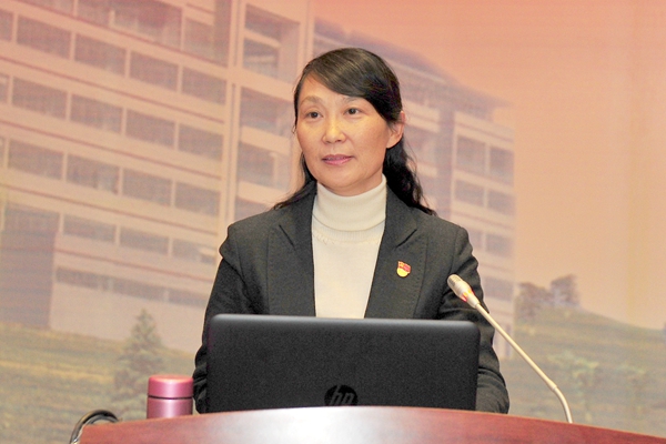 校长管英俊作研究生教育工作报告