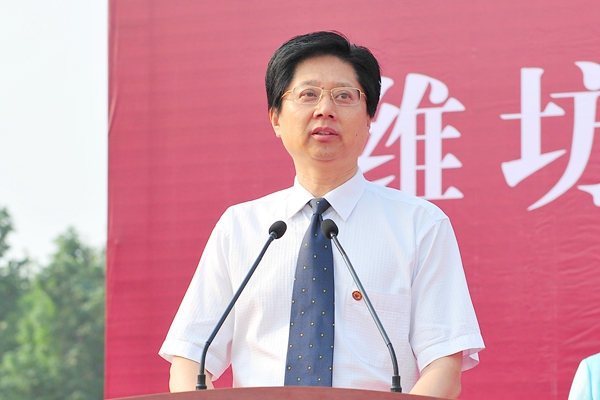 副校长朱军主持毕业典礼 副校长朱军主持毕业典礼