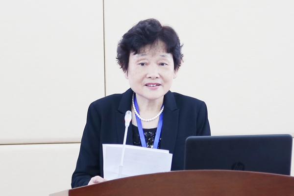专家组组长、汕头大学杨棉华教授讲话