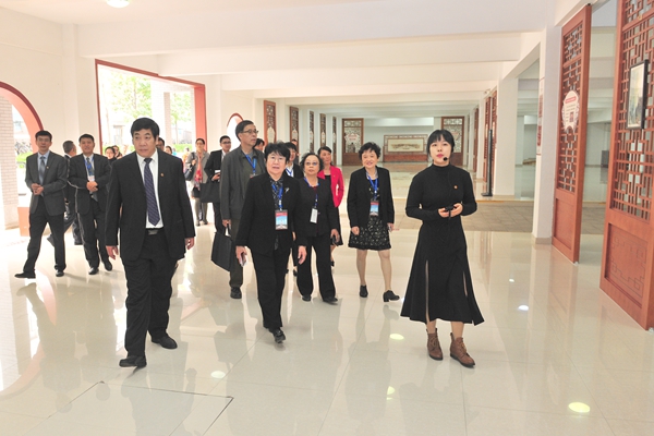 专家组走访书院